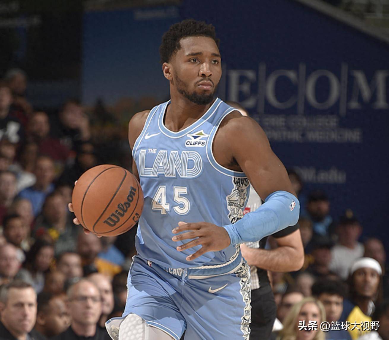 西亚卡姆伤愈复出，晋级首场表现抢眼，DWG球迷欢呼！